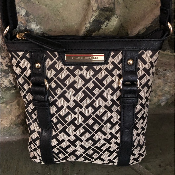 TOMMY HILFIGER Logo Crossbody Bag Purse - Picture 1 of 6